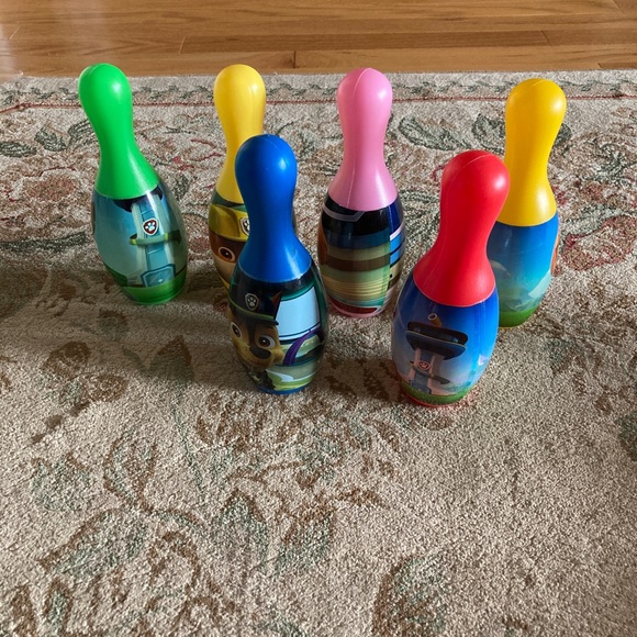 Bowling Pins for kids.Play indoors or outdoors. 6 pins.2 balls. Paw Patrol - Picture 2 of 14